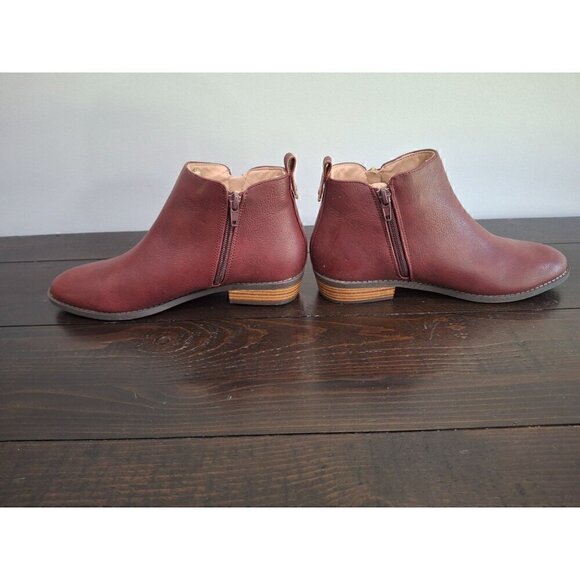 Journee Collection Ellis Bootie in Wine/NWOB, Size 5.5 - Picture 4 of 11